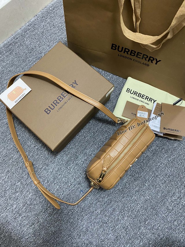 Burberry專櫃新款絎縫款Lola蘿納相機包 巴寶莉羔羊皮小斜挎女包 yxb1090